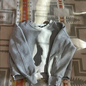Cropped grey sweatshirt